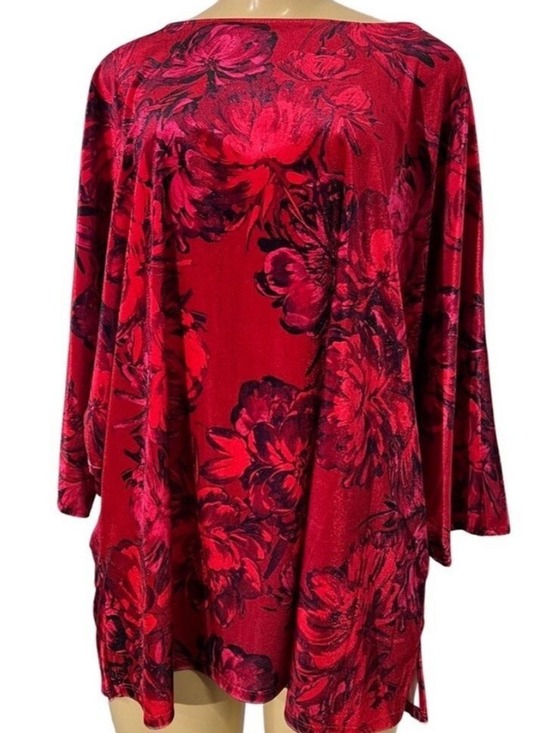 Investments Tops - NWT $69 Slim Factor Red Floral Top - Runs Large